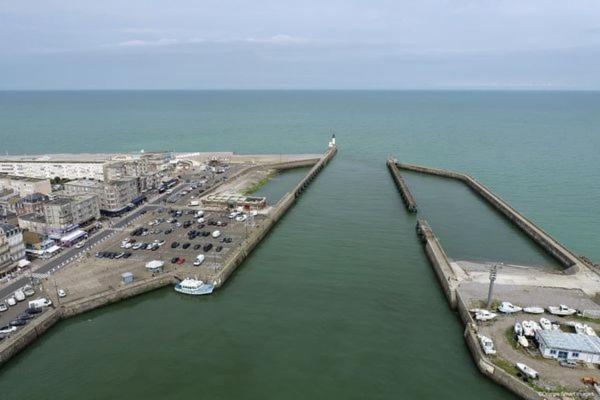 O Bord De L' Eau Le Tréport